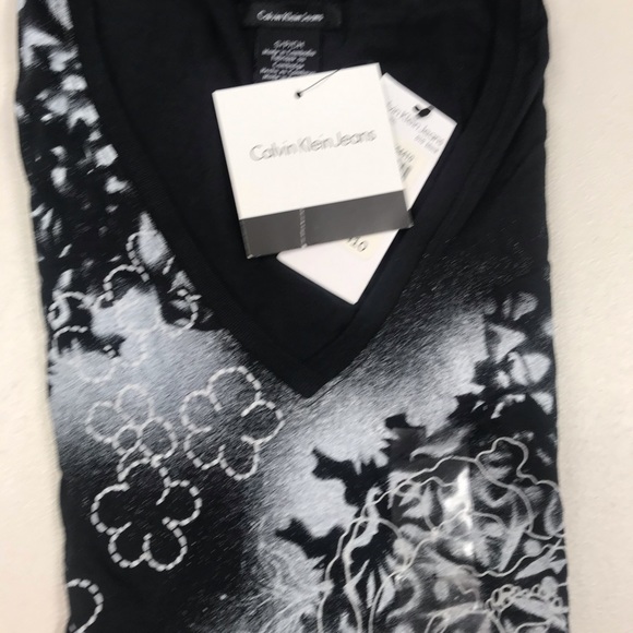 Calvin Klein Jeans V-neck top - Picture 2 of 8